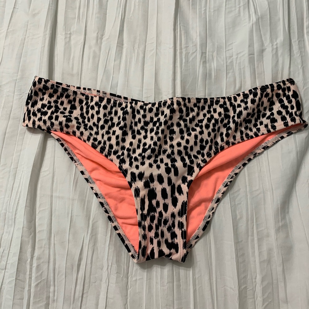 Xhilaration Leopard Cheetah Scrunch bikini bottom